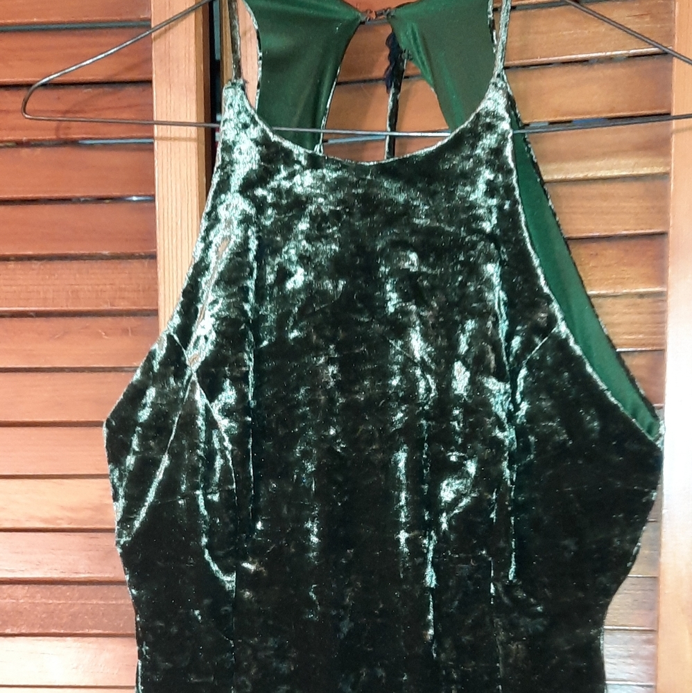 Dave & Johnny Green Backlace Gown Sz 6